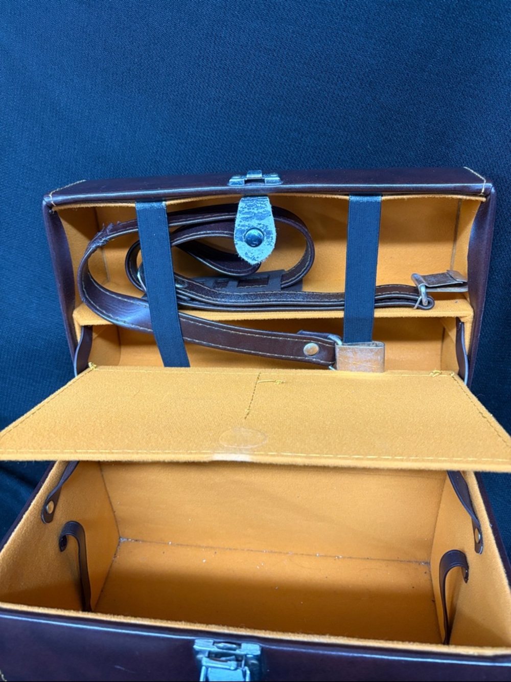 Vintage camera case - Picture 10 of 11